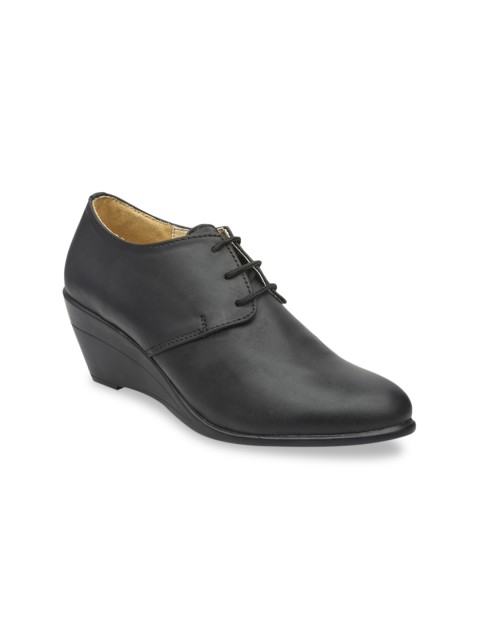 

VALIOSAA Women Black Solid Heeled Boots