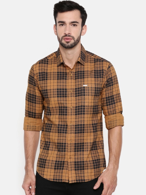

The Indian Garage Co Men Mustard Yellow & Navy Blue Slim Fit Checked Casual Shirt