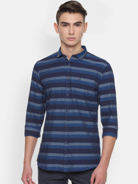 

Solly Jeans Co. Men Navy Blue Regular Fit Striped Casual Shirt