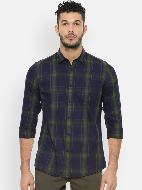 

Solly Jeans Co. Men Navy Blue Regular Fit Checked Casual Shirt
