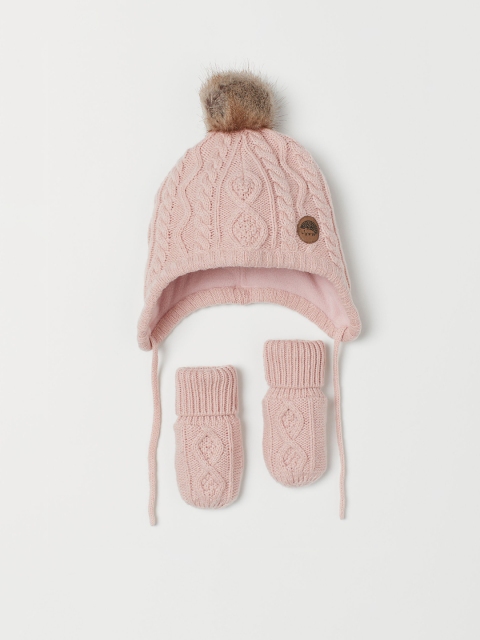 

H&M Girls Peach-Coloured Hat and mittens