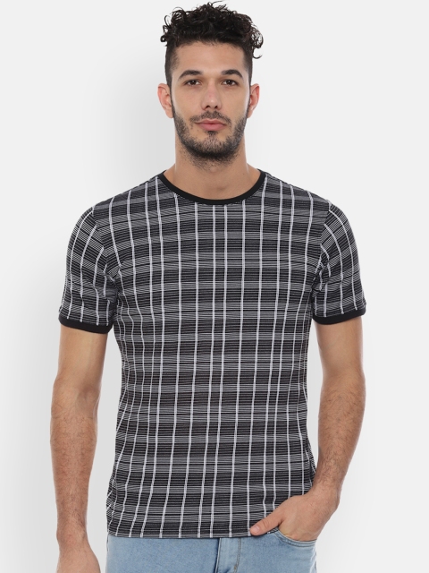 

V Dot Men Black & White Checked Slim Fit Round Neck T-shirt