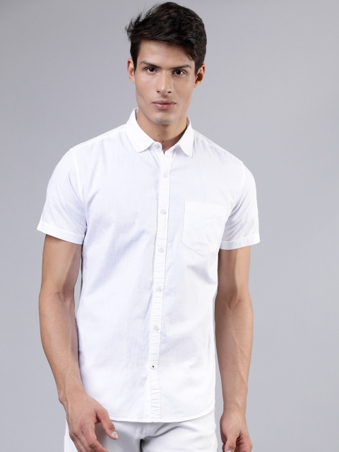 Men White Slim Fit Solid Casual Shirt