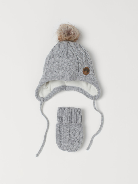 

H&M Girls Grey Hat and mittens
