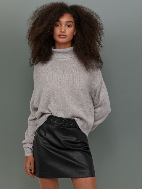 

H&M Women Black Solid Short Skirt With A Belt