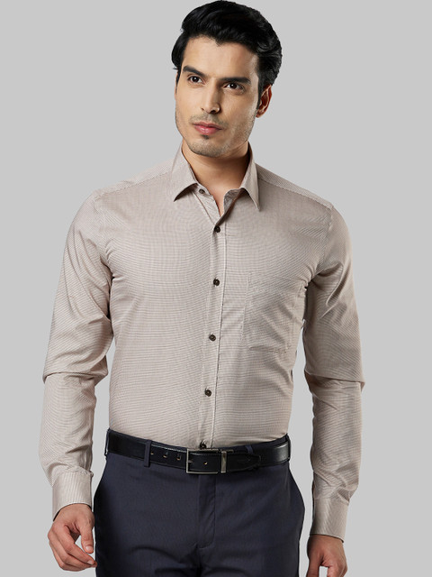 

Raymond Men Brown Regular Fit Checked Formal Shirt