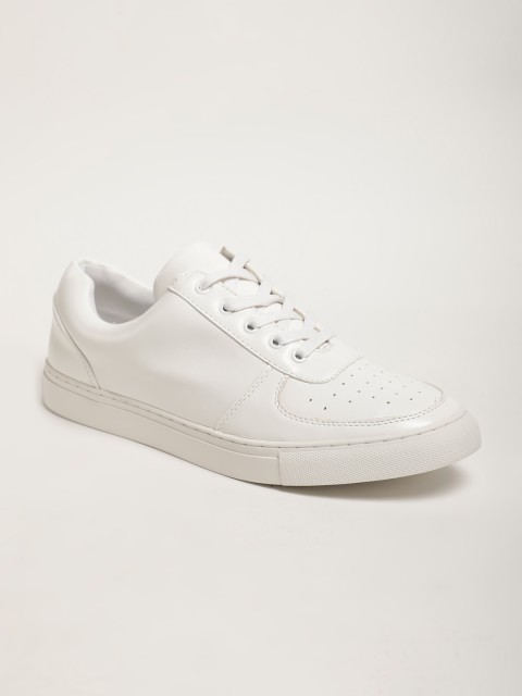 

LOCOMOTIVE Men White Sneakers