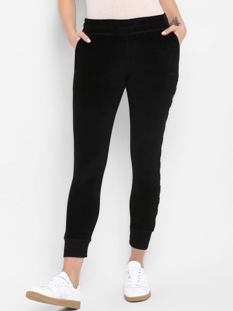 hummel Women Black Solid Cropped Joggers