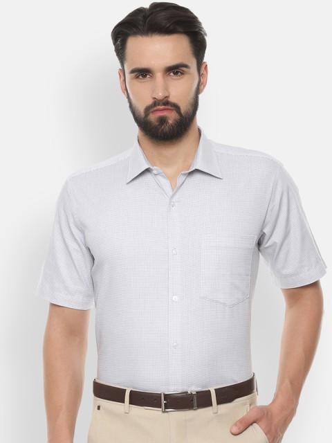 

Van Heusen Men Grey & White Boxy Checked Formal Shirt