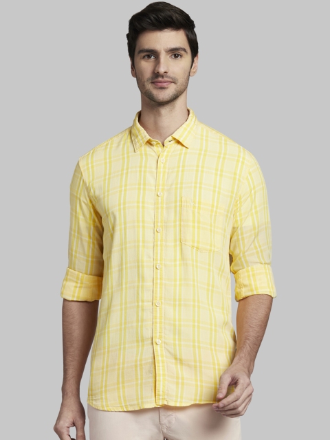 

Parx Men Yellow Slim Fit Checked Casual Shirt