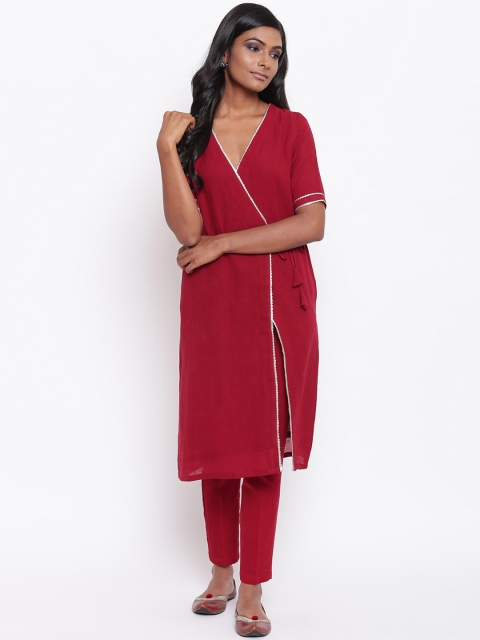 

trueBrowns Women Maroon Striped Kurta with Pyjamas