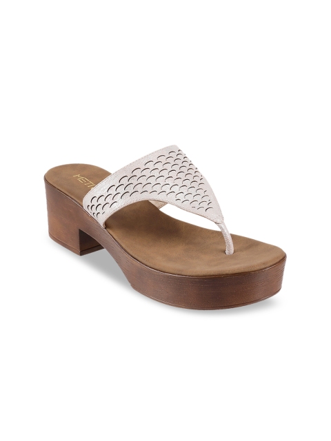 

Metro Women White Textured Sandals