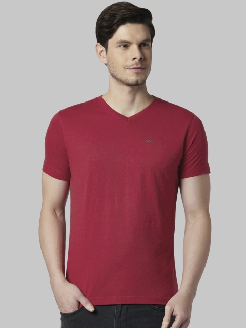 

Park Avenue Men Red Solid V-Neck T-shirt
