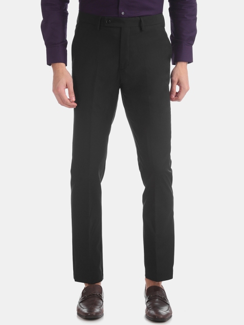 

Arrow Men Black Tapered Fit Solid Formal Trousers
