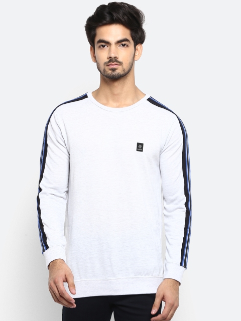 

Mufti Men White Solid Round Neck T-shirt