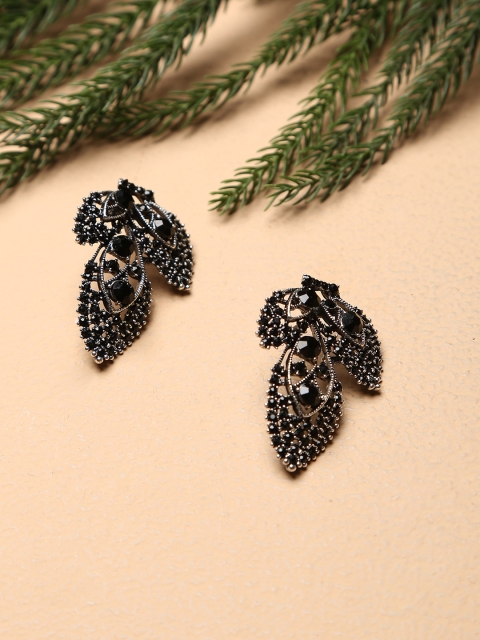 

Mali Fionna Black Contemporary Studs