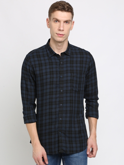 

Crocodile Men Black & Navy Blue Slim Fit Checked Casual Shirt