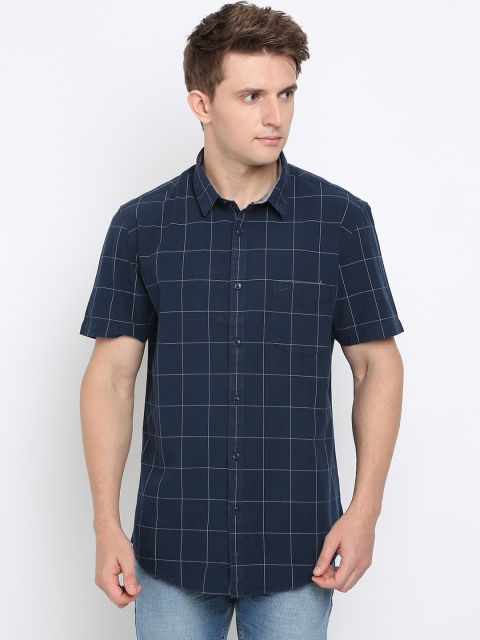 

Crocodile Men Navy Blue & White Slim Fit Checked Casual Shirt