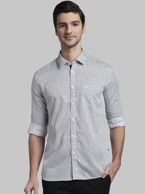 

Parx Men White & Black Slim Fit Printed Casual Shirt