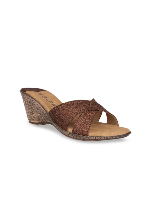 

SOLES Women Bronze-Toned Textured Heels