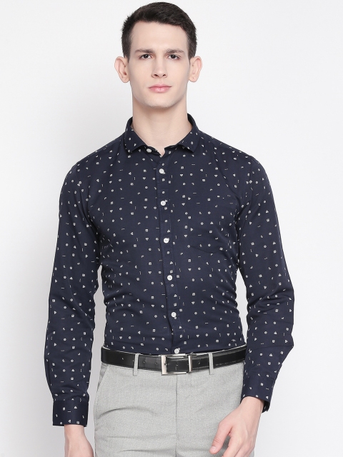 

Solemio Men Navy Blue & White Regular Fit Printed Formal Shirt