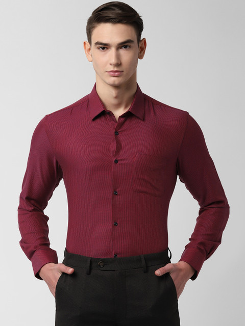

Peter England Men Maroon & Blue Regular Fit Self Design Formal Shirt