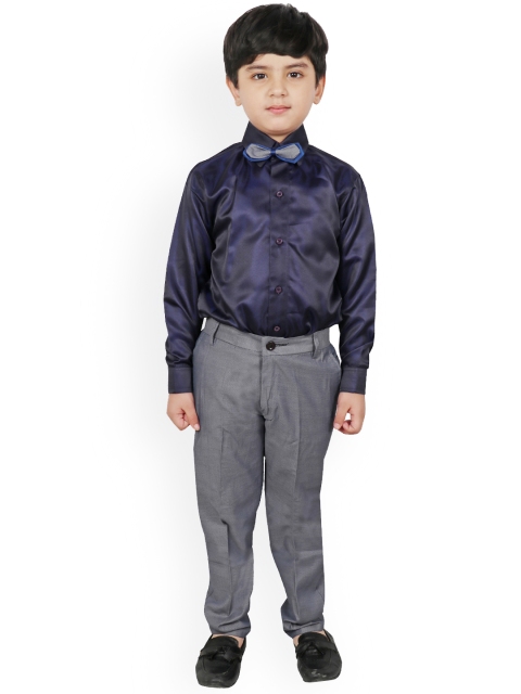 

SG YUVRAJ Boys Silver-Toned & Navy Blue Solid Single-Breasted Suit
