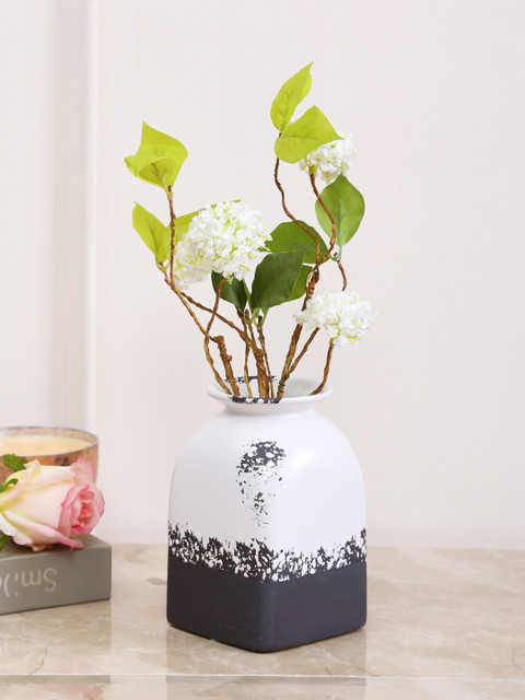 

Aapno Rajasthan White & Grey Ceramic Flower Vase