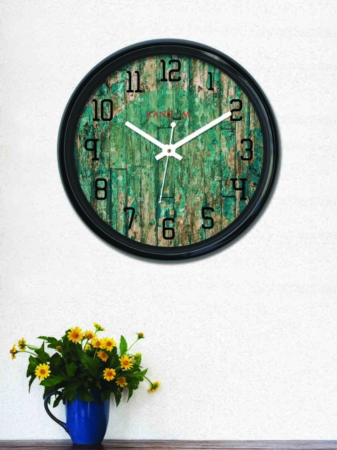 

RANDOM Black & Green Round Printed 30 cm Analogue Wall Clock