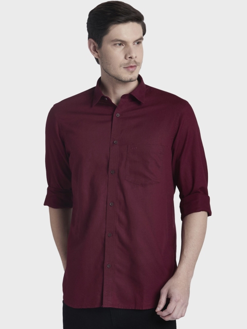 

ColorPlus Men Maroon Tailored Fit Solid Casual Shirt