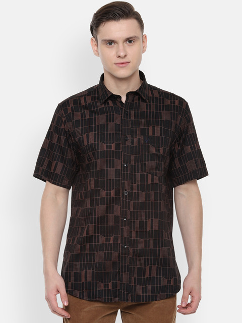 

Allen Solly Men Black & Pink Slim Fit Printed Casual Shirt