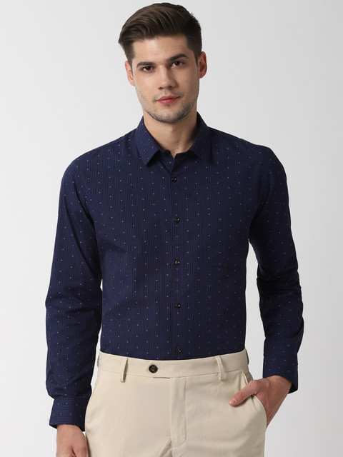 

Peter England Men Navy Blue Regular Fit Checked Formal Shirt