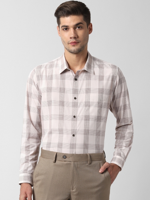 

Peter England Men Beige & Brown Regular Fit Checked Formal Shirt