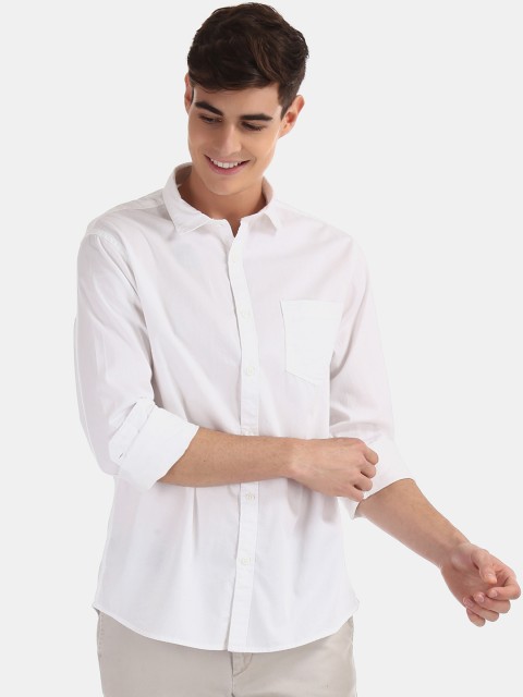 

Ruggers Men White Regular Fit Solid Casual Shirt