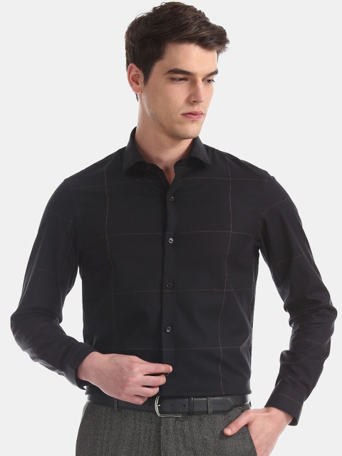

Arrow Men Black Slim Fit Checked Formal Shirt