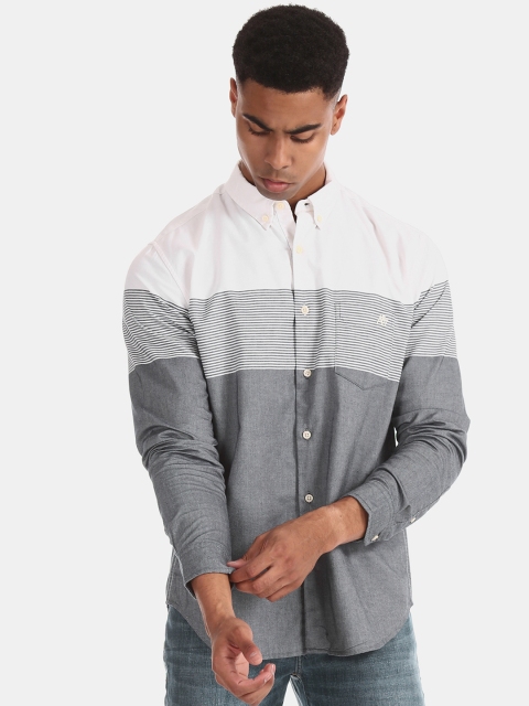

Aeropostale Men Grey & White Colourblocked Regular Fit Colourblocked Casual Shirt
