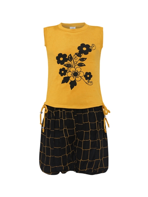 

Aarika Girls Yellow & Black Printed Top with Shorts