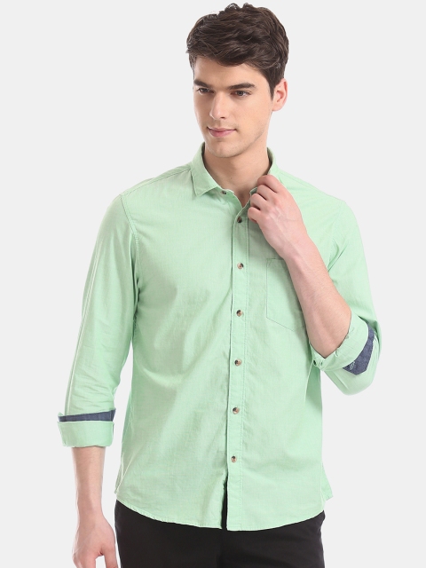 

Ruggers Men Green Regular Fit Solid Casual Shirt