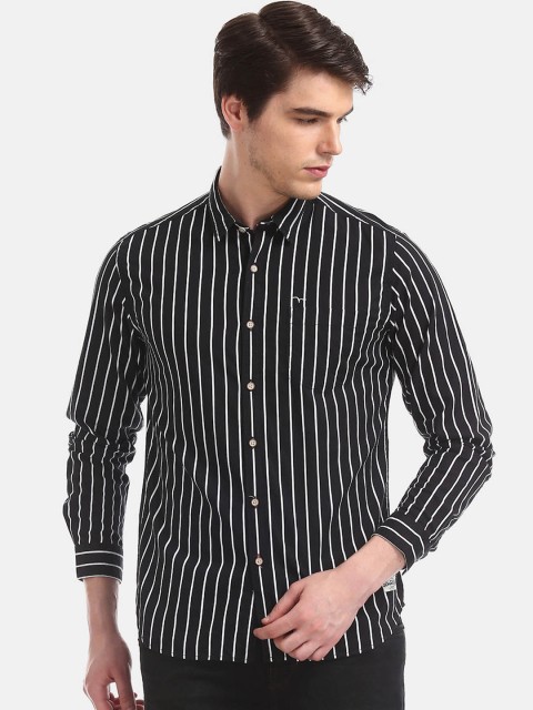 

Flying Machine Men Black & White Regular Fit Striped Casual Shirt