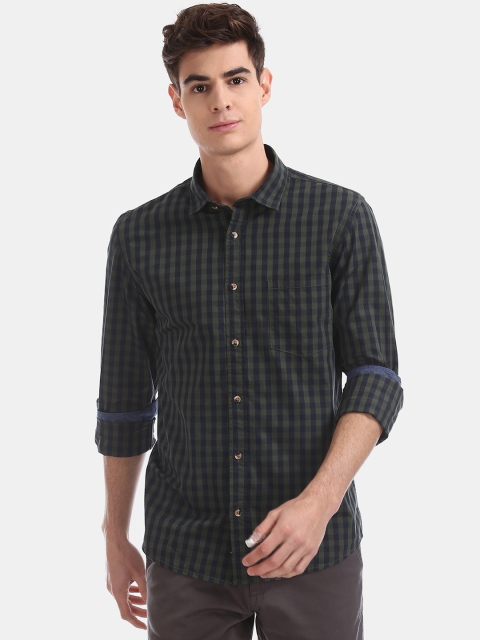 

Ruggers Men Green Regular Fit Checked Casual Shirt