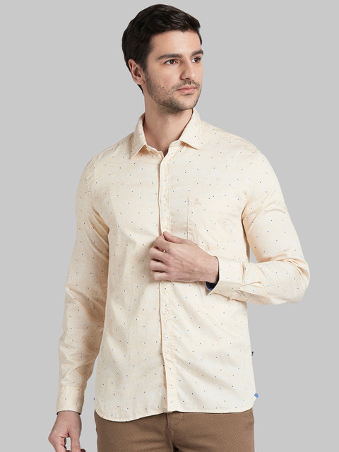 

Parx Men Yellow Slim Fit Solid Casual Shirt