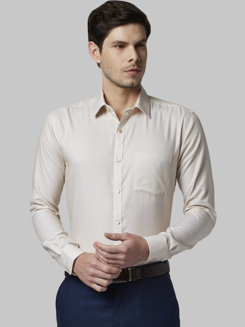 

Park Avenue Men Beige Slim Fit Checked Formal Shirt