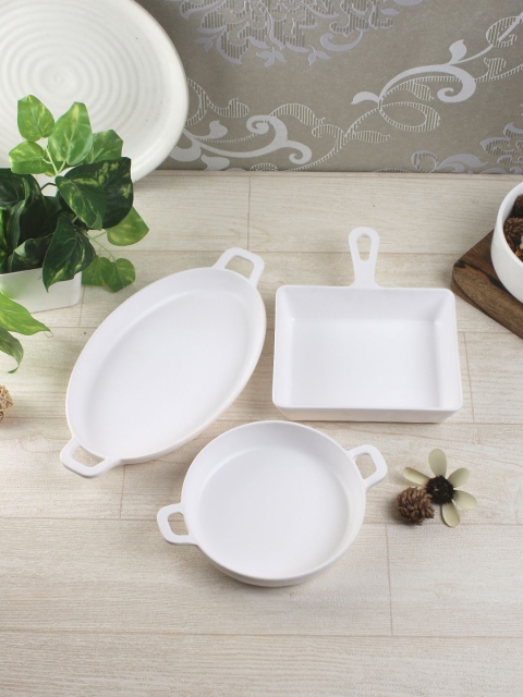 

Servewell Set of 3 White Melamine Indian Resistant/ Stain Resistant Starter Serving Trays