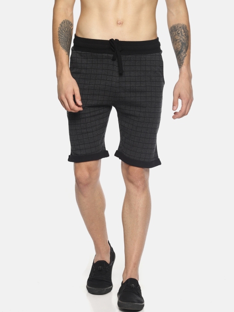 

Masculino Latino Men Charcoal Grey Checked Regular Fit Regular Shorts
