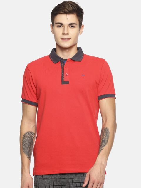 

Masculino Latino Men Red Solid Polo Collar T-shirt