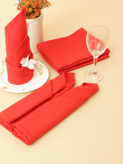

Soumya Cream & Orange Table Cover With Set of 6 Napkins
