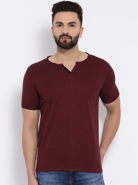 

Crimsoune Club Men Maroon Solid Round Neck Slim Fit T-shirt