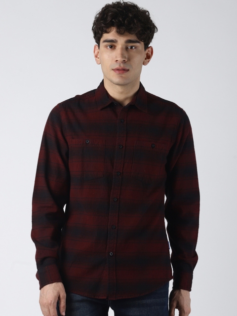 

Blue Saint Men Maroon & Black Slim Fit Checked Casual Shirt