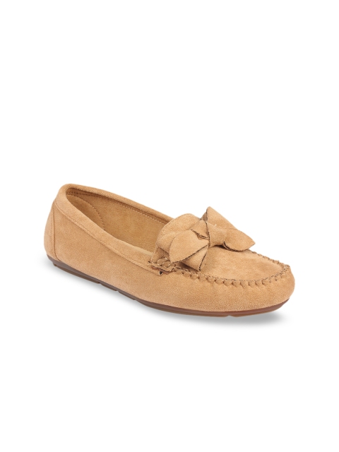 

Flat n Heels Women Beige Loafers