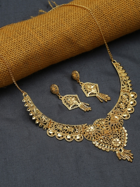 

ZeroKaata Gold-Plated Heart & Floral Ethnic Jewellery Set